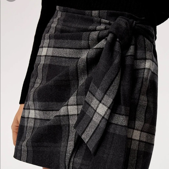 Aritzia Dorine Skirt/New Wrap Front Skirt size XXS BNWT - Picture 2 of 3